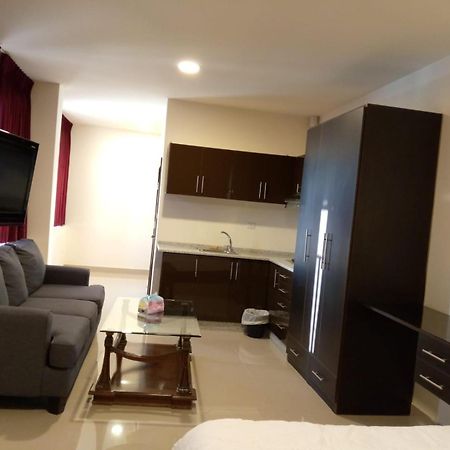 Monument Suites Аман Екстериор снимка