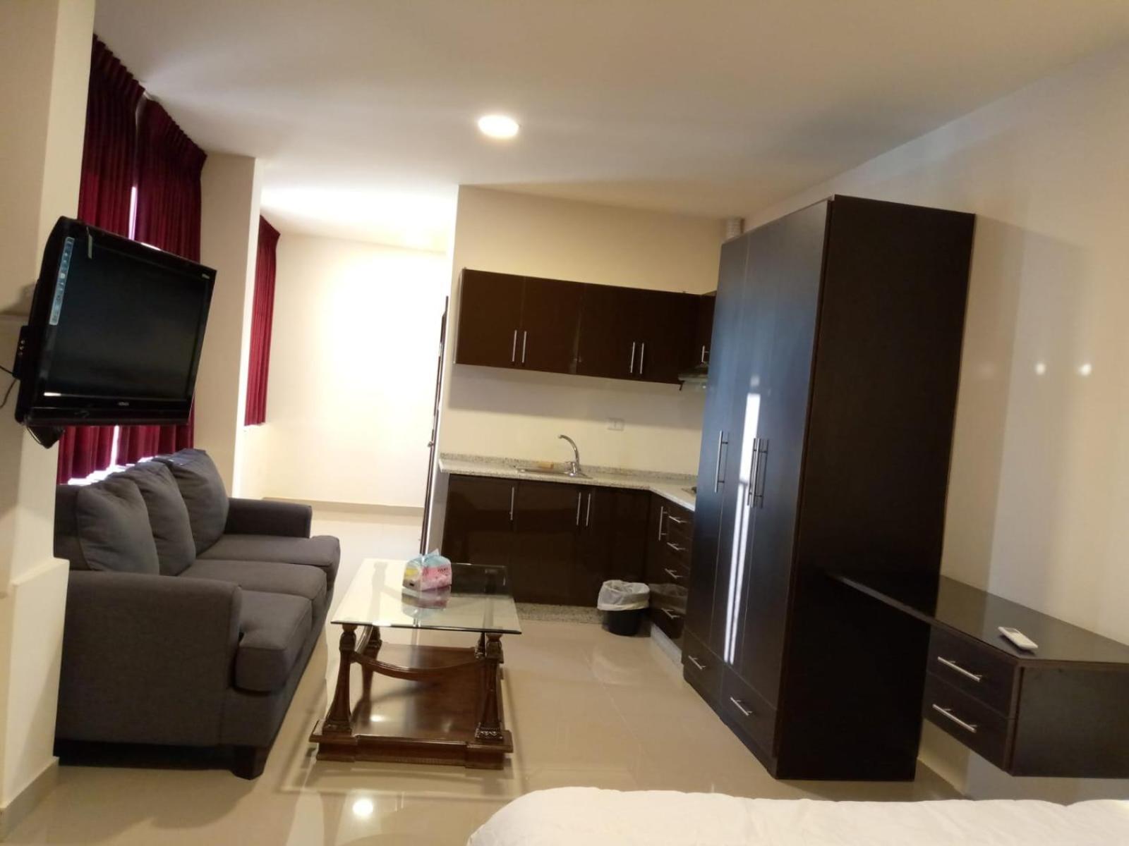 Monument Suites Аман Екстериор снимка